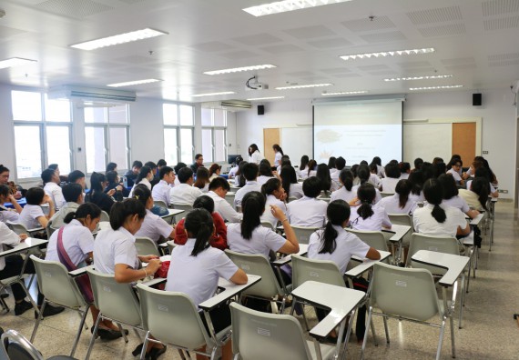 ภาพกิจกรรม โปรแกรมวิชาเคมี จัดกิจกรรมการอบรมเตรีบมพร้อมการทำวิจัยทางเคมี