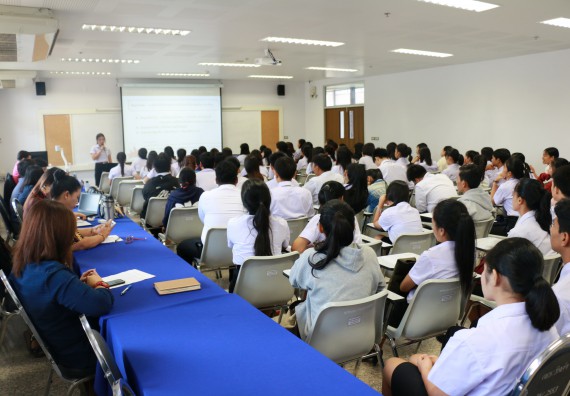 ภาพกิจกรรม โปรแกรมวิชาเคมี จัดกิจกรรมการอบรมเตรีบมพร้อมการทำวิจัยทางเคมี