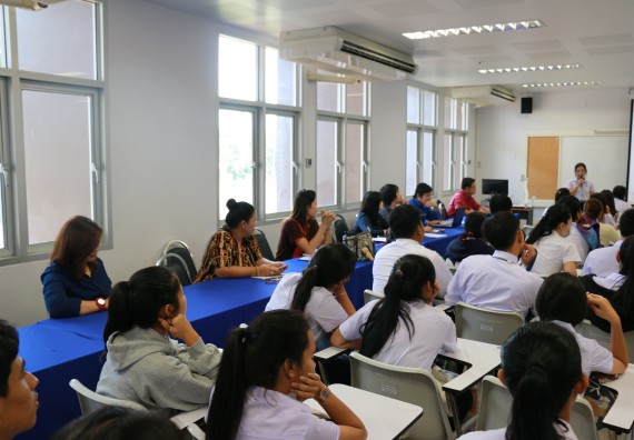 ภาพกิจกรรม โปรแกรมวิชาเคมี จัดกิจกรรมการอบรมเตรีบมพร้อมการทำวิจัยทางเคมี