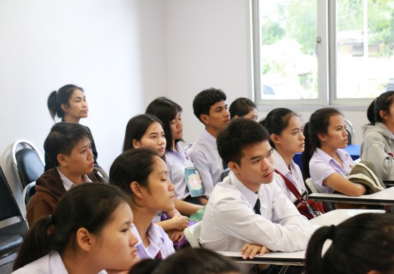 ภาพกิจกรรม โปรแกรมวิชาเคมี จัดกิจกรรมการอบรมเตรีบมพร้อมการทำวิจัยทางเคมี