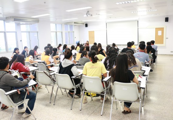 ภาพกิจกรรม  คณะวิทยาศาสตร์และเทคโนโลยี จัดโครงการพัฒนาทักษะภาษาอังกฤษสำหรับนักศึกษาคณะวิทยาศาสตร์และเทคโนโลยี