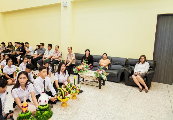 ภาพกิจกรรม สโมสรนักศึกษาคณะวิทยาศาสตร์และเทคโนโลยี จัดกิจกรรมไหว้ครู คณะวิทยาศาสตร์และเทคโนโลยี ประจำปี 2561