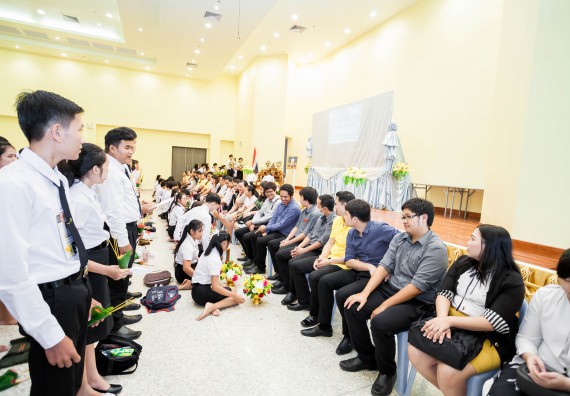 ภาพกิจกรรม สโมสรนักศึกษาคณะวิทยาศาสตร์และเทคโนโลยี จัดกิจกรรมไหว้ครู คณะวิทยาศาสตร์และเทคโนโลยี ประจำปี 2561