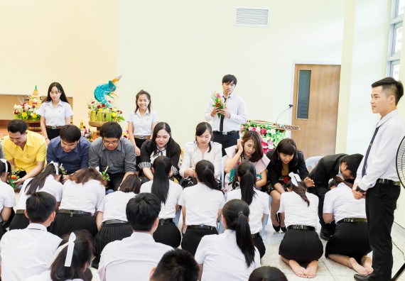 ภาพกิจกรรม สโมสรนักศึกษาคณะวิทยาศาสตร์และเทคโนโลยี จัดกิจกรรมไหว้ครู คณะวิทยาศาสตร์และเทคโนโลยี ประจำปี 2561