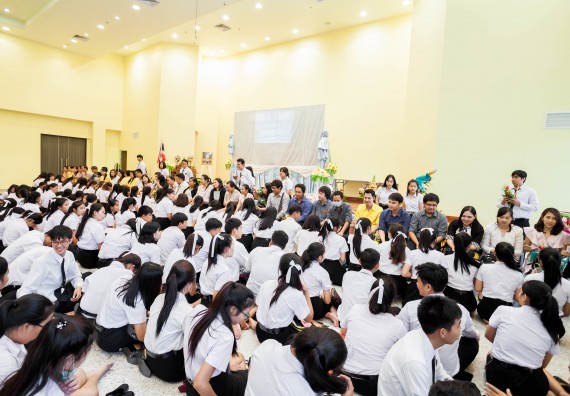 ภาพกิจกรรม สโมสรนักศึกษาคณะวิทยาศาสตร์และเทคโนโลยี จัดกิจกรรมไหว้ครู คณะวิทยาศาสตร์และเทคโนโลยี ประจำปี 2561