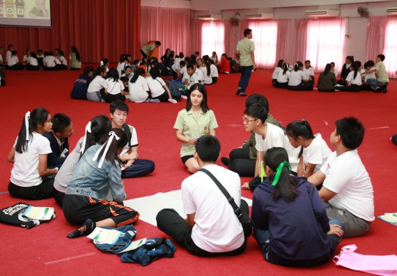 ภาพกิจกรรม สโมสรนักศึกษาคณะวิทยาศาสตร์และเทคโนโลยี จัดอบรมเชิงปฏิบัติการ เรื่อง เสริมสร้างความรู้ความเข้าใจการจัดการขยะจากต้นทาง คณะวิทยาศาสตร์และเทคโนโลยี