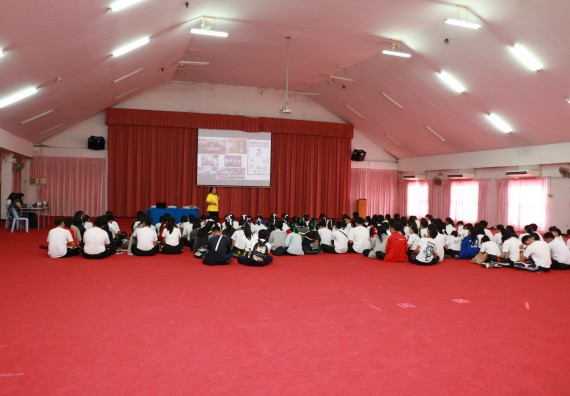 ภาพกิจกรรม สโมสรนักศึกษาคณะวิทยาศาสตร์และเทคโนโลยี จัดอบรมเชิงปฏิบัติการ เรื่อง เสริมสร้างความรู้ความเข้าใจการจัดการขยะจากต้นทาง คณะวิทยาศาสตร์และเทคโนโลยี