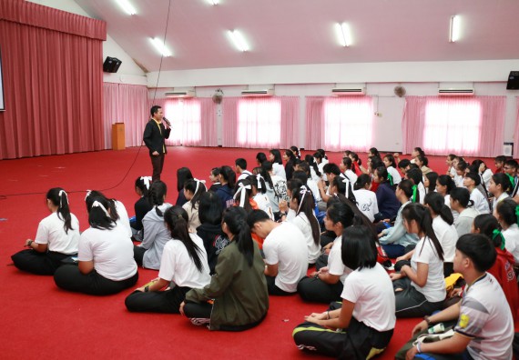 ภาพกิจกรรม สโมสรนักศึกษาคณะวิทยาศาสตร์และเทคโนโลยี จัดอบรมเชิงปฏิบัติการ เรื่อง เสริมสร้างความรู้ความเข้าใจการจัดการขยะจากต้นทาง คณะวิทยาศาสตร์และเทคโนโลยี