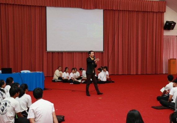 ภาพกิจกรรม สโมสรนักศึกษาคณะวิทยาศาสตร์และเทคโนโลยี จัดอบรมเชิงปฏิบัติการ เรื่อง เสริมสร้างความรู้ความเข้าใจการจัดการขยะจากต้นทาง คณะวิทยาศาสตร์และเทคโนโลยี