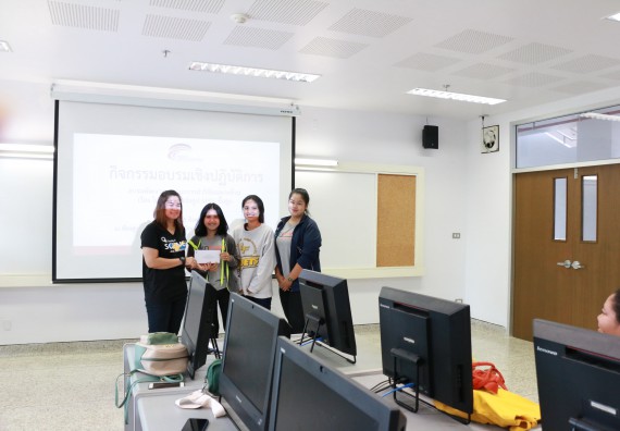 ภาพกิจกรรม คณะวิทยาศาสตร์และเทคโนโลยี จัดกิจกรรมอบรมพัฒนาสมรรถนะการทำวิจัยเฉพาะด้าน โปรแกรมสําเร็จรูป SPSS ขั้นสูง