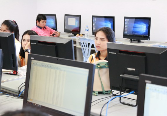 ภาพกิจกรรม คณะวิทยาศาสตร์และเทคโนโลยี จัดกิจกรรมส่งเสริมทักษะการวิเคราะห์เชิงตัวเลข การสื่อสารและการใช้เทคโนโลยีสารสนเทศ โปรแกรมสําเร็จรูป SPSS เบื้องต้น