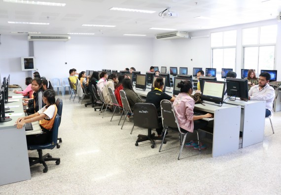 ภาพกิจกรรม คณะวิทยาศาสตร์และเทคโนโลยี จัดกิจกรรมส่งเสริมทักษะการวิเคราะห์เชิงตัวเลข การสื่อสารและการใช้เทคโนโลยีสารสนเทศ โปรแกรมสําเร็จรูป SPSS เบื้องต้น