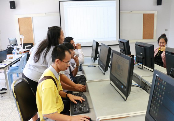 ภาพกิจกรรม คณะวิทยาศาสตร์และเทคโนโลยี จัดกิจกรรมส่งเสริมทักษะการวิเคราะห์เชิงตัวเลข การสื่อสารและการใช้เทคโนโลยีสารสนเทศ โปรแกรมสําเร็จรูป SPSS เบื้องต้น