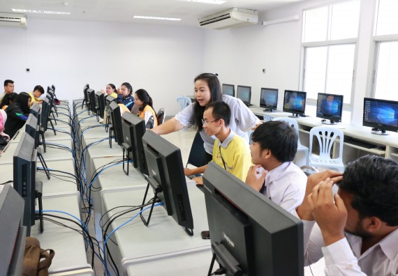 ภาพกิจกรรม คณะวิทยาศาสตร์และเทคโนโลยี จัดกิจกรรมส่งเสริมทักษะการวิเคราะห์เชิงตัวเลข การสื่อสารและการใช้เทคโนโลยีสารสนเทศ โปรแกรมสําเร็จรูป SPSS เบื้องต้น