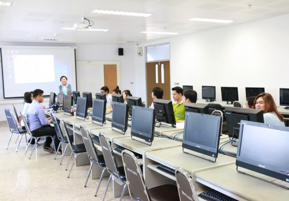 ภาพกิจกรรม คณะวิทยาศาสตร์และเทคโนโลยี จัดกิจกรรมการพัฒนาการจัดการเรียนการสอนเป็นภาษาอังกฤษโดยใช้ APPLICATION