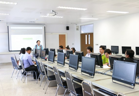 ภาพกิจกรรม คณะวิทยาศาสตร์และเทคโนโลยี จัดกิจกรรมการพัฒนาการจัดการเรียนการสอนเป็นภาษาอังกฤษโดยใช้ APPLICATION