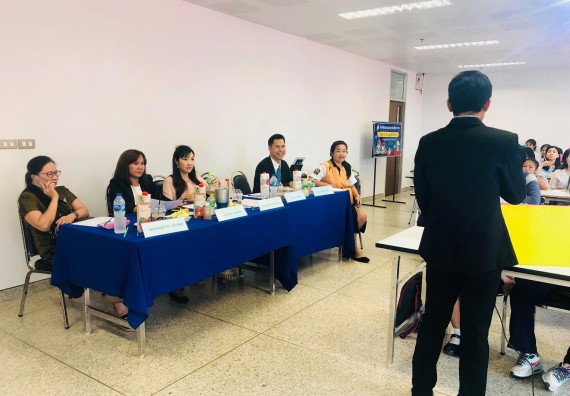 ภาพกิจกรรม การแข่งขันการพูดทางวิทยาศาสตร์  มัธยมศึกษาปีที่ 4-6 ประจำปี 2561