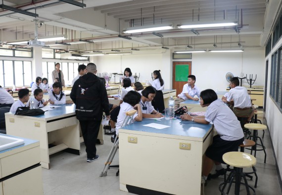 ภาพกิจกรรม การแข่งขันทักษะทางวิทยาศาสตร์และเทคโนโลยี มัธยมศึกษาปีที่ 1-3 ประจำปี 2561