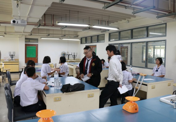 ภาพกิจกรรม การแข่งขันทักษะทางวิทยาศาสตร์และเทคโนโลยี มัธยมศึกษาปีที่ 1-3 ประจำปี 2561