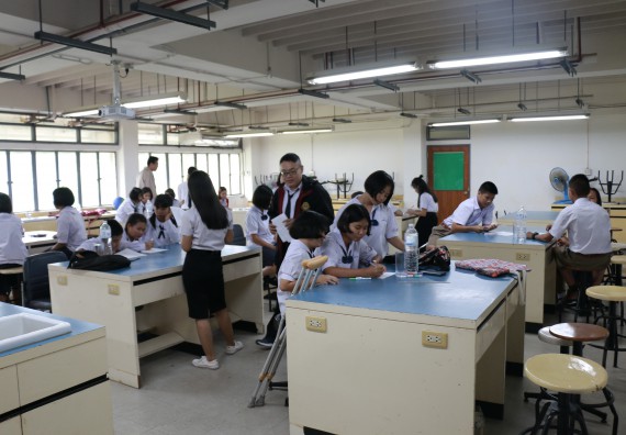 ภาพกิจกรรม การแข่งขันทักษะทางวิทยาศาสตร์และเทคโนโลยี มัธยมศึกษาปีที่ 1-3 ประจำปี 2561