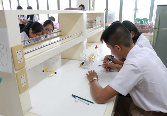 ภาพกิจกรรม การแข่งขันทักษะทางวิทยาศาสตร์และเทคโนโลยี มัธยมศึกษาปีที่ 1-3 ประจำปี 2561