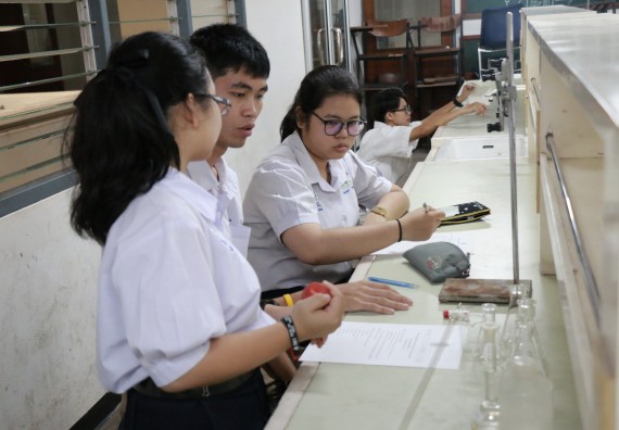 ภาพกิจกรรม การแข่งขันทักษะทางวิทยาศาสตร์และเทคโนโลยี มัธยมศึกษาปีที่ 4-6 ประจำปี 2561