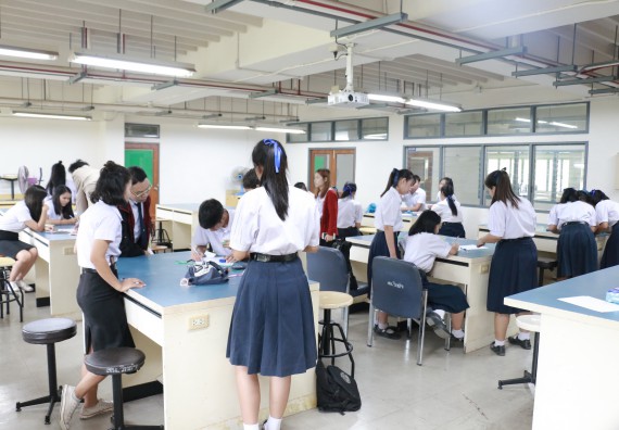 ภาพกิจกรรม การแข่งขันทักษะทางวิทยาศาสตร์และเทคโนโลยี มัธยมศึกษาปีที่ 4-6 ประจำปี 2561