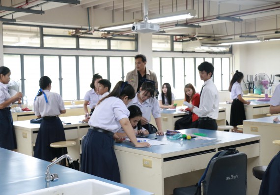 ภาพกิจกรรม การแข่งขันทักษะทางวิทยาศาสตร์และเทคโนโลยี มัธยมศึกษาปีที่ 4-6 ประจำปี 2561