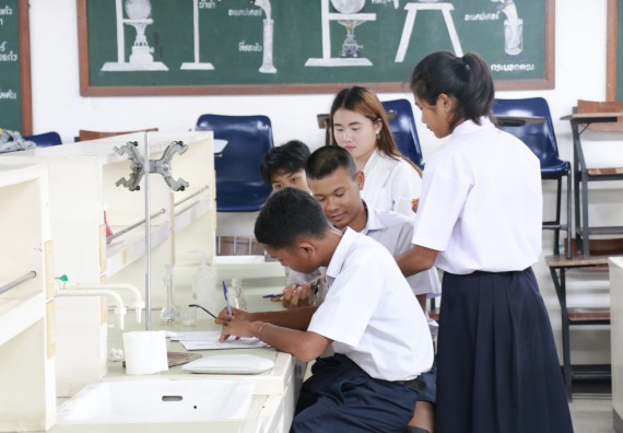 ภาพกิจกรรม การแข่งขันทักษะทางวิทยาศาสตร์และเทคโนโลยี มัธยมศึกษาปีที่ 4-6 ประจำปี 2561