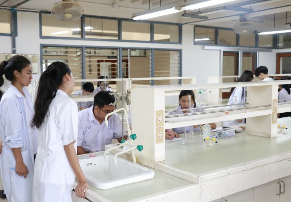 ภาพกิจกรรม การแข่งขันทักษะทางวิทยาศาสตร์และเทคโนโลยี มัธยมศึกษาปีที่ 4-6 ประจำปี 2561