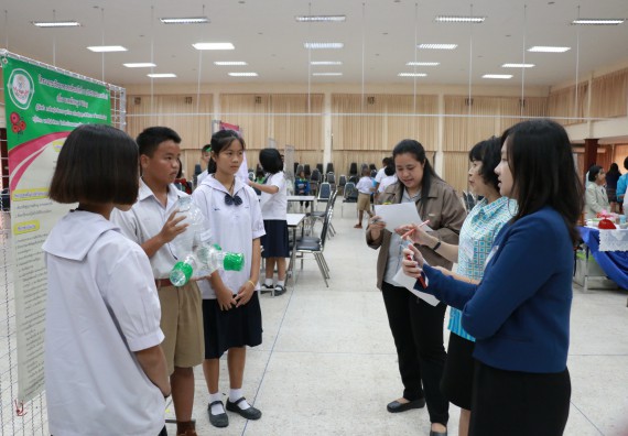 ภาพกิจกรรม การประกวดโครงงานวิทยาศาสตร์ (STEM) มัธยมศึกษาปีที่ 1-3 ประจำปี 2561