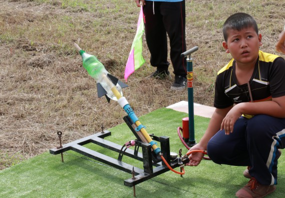 ภาพกิจกรรม การแข่งขันจรวดขวดน้ำ ประถมศึกษาปีที่ 1-6 ประจำปี 2561