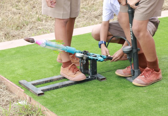 ภาพกิจกรรม การแข่งขันจรวดขวดน้ำ ประถมศึกษาปีที่ 1-6 ประจำปี 2561