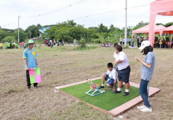 ภาพกิจกรรม การแข่งขันจรวดขวดน้ำ ประถมศึกษาปีที่ 1-6 ประจำปี 2561