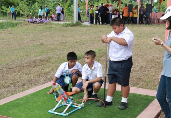 ภาพกิจกรรม การแข่งขันจรวดขวดน้ำ ประถมศึกษาปีที่ 1-6 ประจำปี 2561