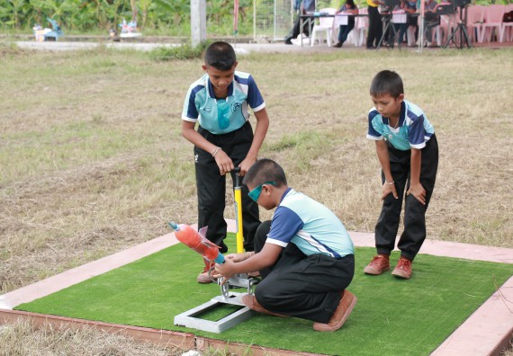 ภาพกิจกรรม การแข่งขันจรวดขวดน้ำ ประถมศึกษาปีที่ 1-6 ประจำปี 2561