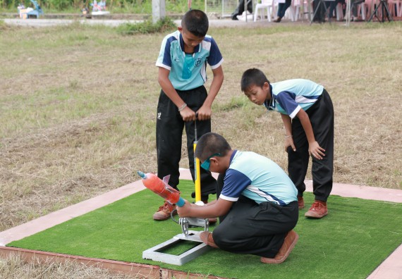 ภาพกิจกรรม การแข่งขันจรวดขวดน้ำ ประถมศึกษาปีที่ 1-6 ประจำปี 2561