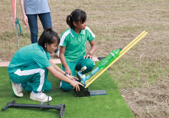 ภาพกิจกรรม การแข่งขันจรวดขวดน้ำ ประถมศึกษาปีที่ 1-6 ประจำปี 2561