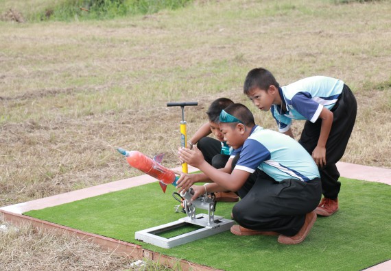 ภาพกิจกรรม การแข่งขันจรวดขวดน้ำ ประถมศึกษาปีที่ 1-6 ประจำปี 2561