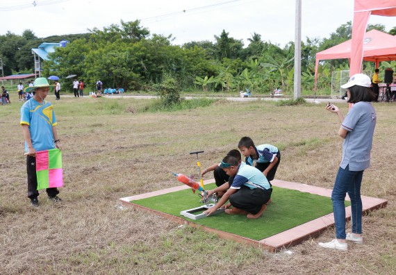 ภาพกิจกรรม การแข่งขันจรวดขวดน้ำ ประถมศึกษาปีที่ 1-6 ประจำปี 2561