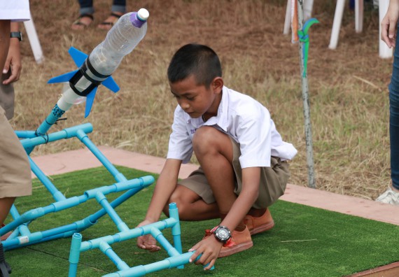 ภาพกิจกรรม การแข่งขันจรวดขวดน้ำ ประถมศึกษาปีที่ 1-6 ประจำปี 2561