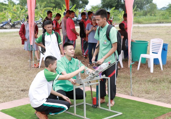 ภาพกิจกรรม การแข่งขันจรวดขวดน้ำ มัธยมศึกษาปีที่ 1-3 ประจำปี 2561