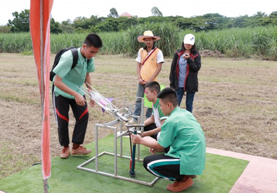 ภาพกิจกรรม การแข่งขันจรวดขวดน้ำ มัธยมศึกษาปีที่ 1-3 ประจำปี 2561