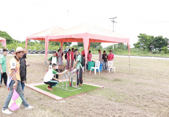 ภาพกิจกรรม การแข่งขันจรวดขวดน้ำ มัธยมศึกษาปีที่ 1-3 ประจำปี 2561