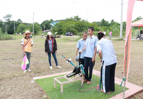 ภาพกิจกรรม การแข่งขันจรวดขวดน้ำ มัธยมศึกษาปีที่ 1-3 ประจำปี 2561