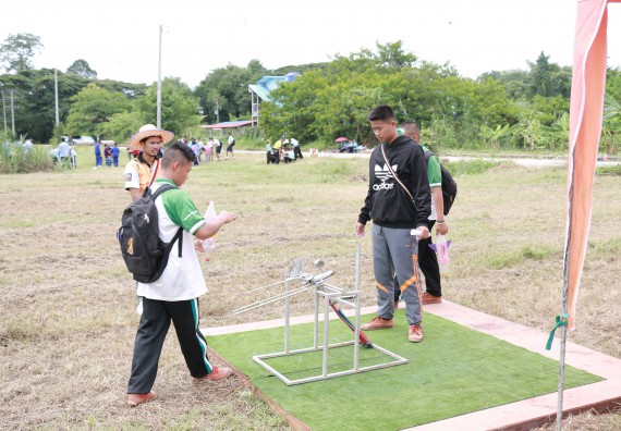 ภาพกิจกรรม การแข่งขันจรวดขวดน้ำ มัธยมศึกษาปีที่ 1-3 ประจำปี 2561