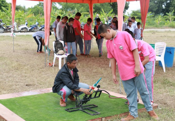 ภาพกิจกรรม การแข่งขันจรวดขวดน้ำ มัธยมศึกษาปีที่ 1-3 ประจำปี 2561