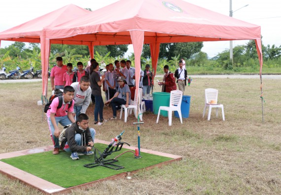 ภาพกิจกรรม การแข่งขันจรวดขวดน้ำ มัธยมศึกษาปีที่ 1-3 ประจำปี 2561