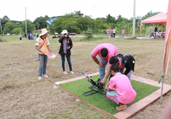 ภาพกิจกรรม การแข่งขันจรวดขวดน้ำ มัธยมศึกษาปีที่ 1-3 ประจำปี 2561