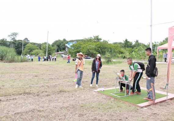 ภาพกิจกรรม การแข่งขันจรวดขวดน้ำ มัธยมศึกษาปีที่ 1-3 ประจำปี 2561